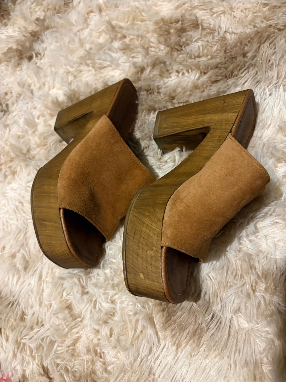 Wood and suede mules